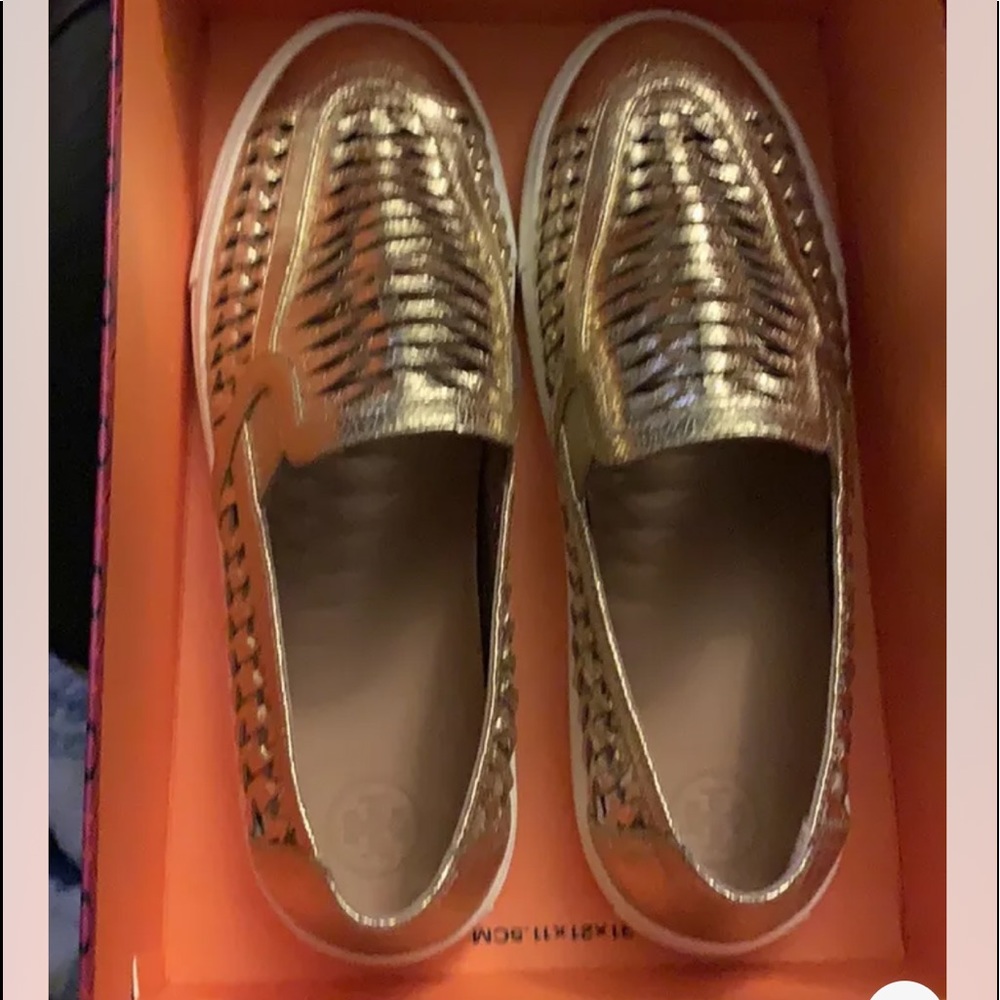 NIB Tory burch Leather Flat crackle metallic Gold 55273 Size 10 NEW:Dustbag/box